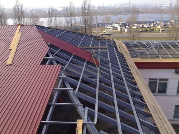 Установка обрешетки крыши из металлочерепицы